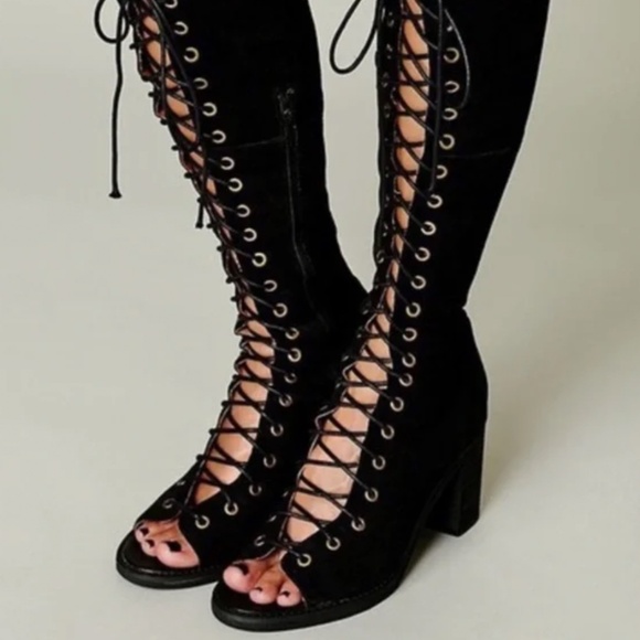 Mystery Shoe Box | 3 Pairs Designer & Trendy Styles | One Size | Women’s Shoes - Picture 6 of 12